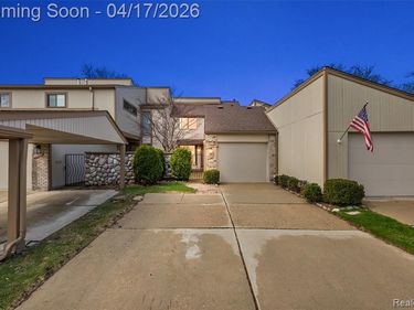 23243 Farmington Road, Farmington, MI 48336