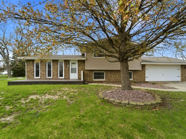 9830 Mckinley Street , Crown Point, IN 46307