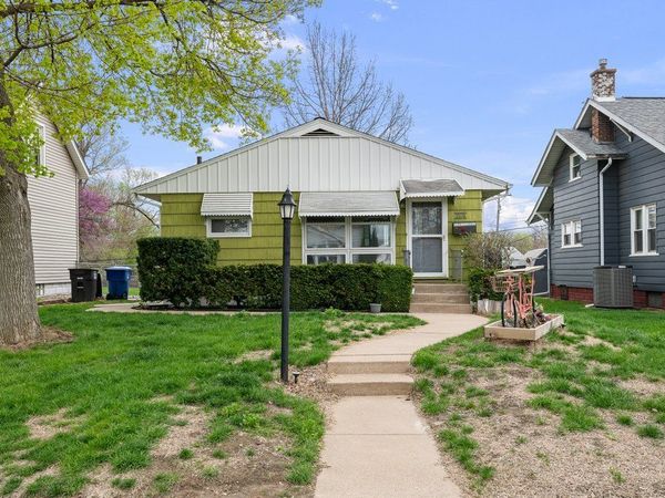 2374 33 Street , Moline, IL 51265