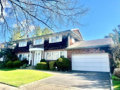 2 Wyckoff Place Woodmere, NY 11598