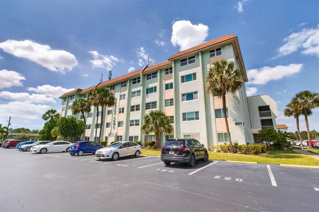801 83rd Avenue N, Unit 508, Saint Petersburg, FL 33702 Main Photo