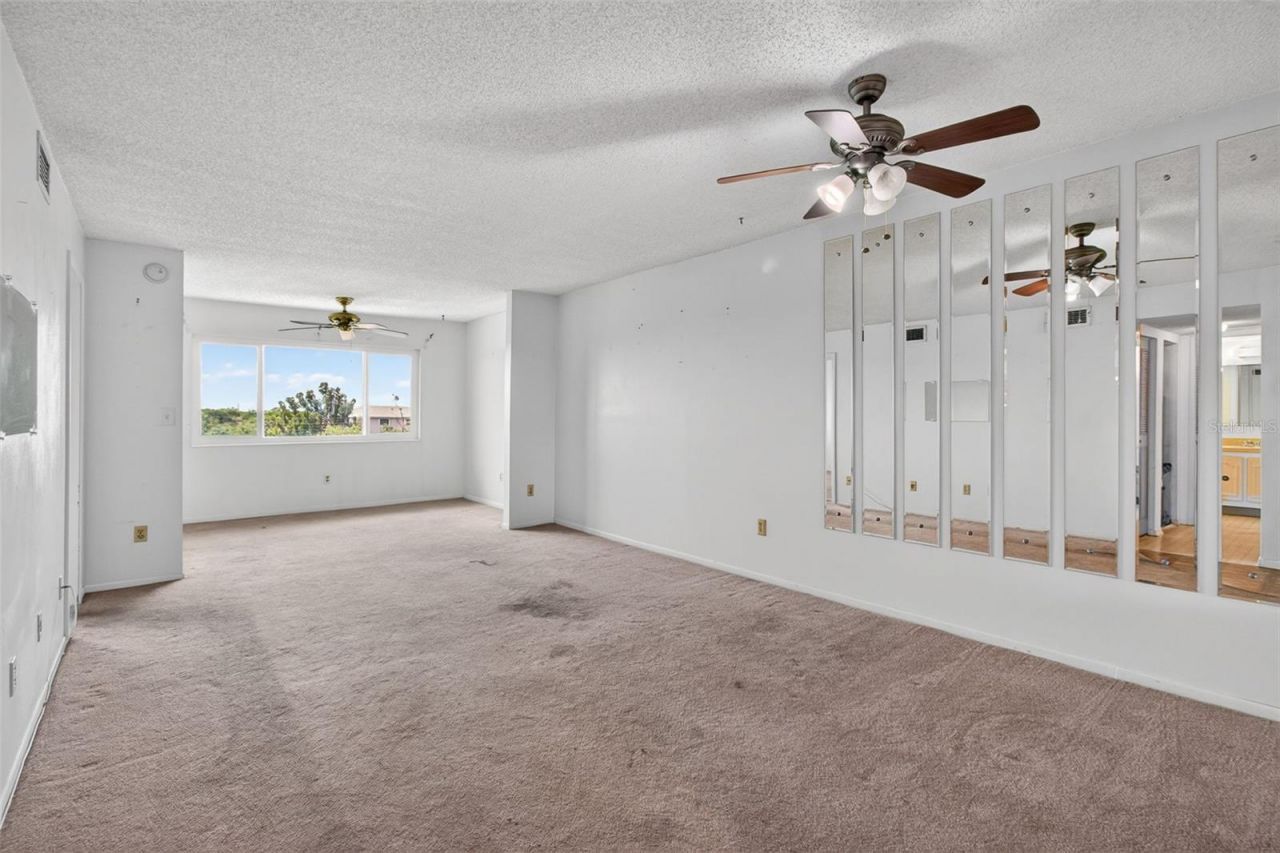801 83rd Avenue N, Unit 508, Saint Petersburg, FL 33702 Photo