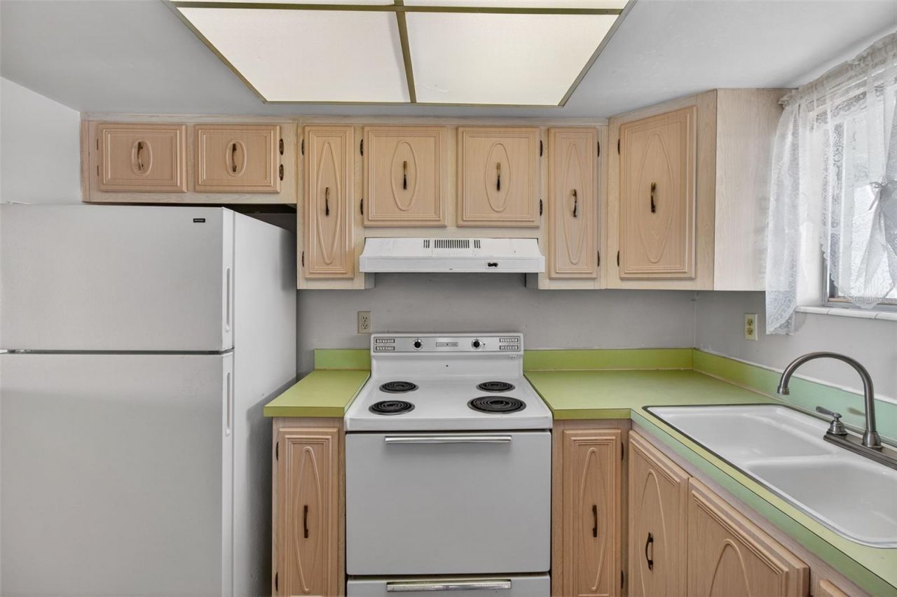 801 83rd Avenue N, Unit 508, Saint Petersburg, FL 33702 Photo