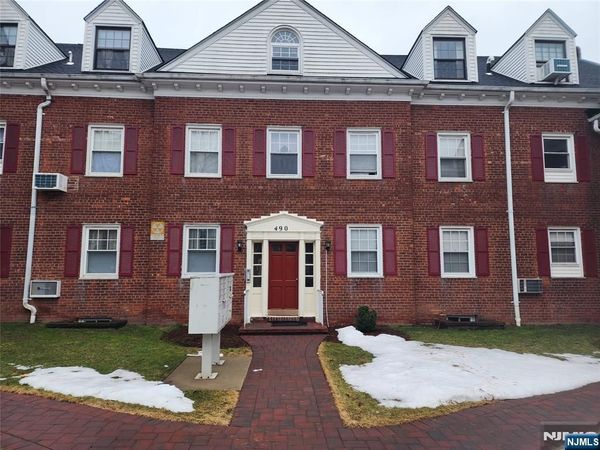 490 Beverly Road B6, TEANECK, NJ 07666