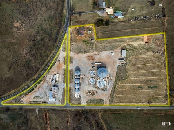 2062 Fm 368 S, Iowa Park, TX 76367