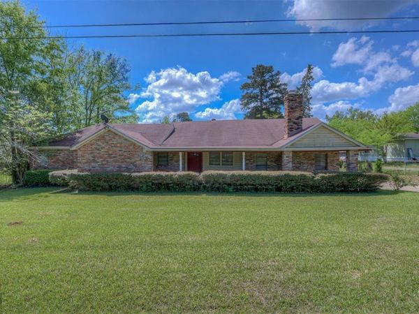 913 Pine Hill Road, Shreveport, LA 71107
