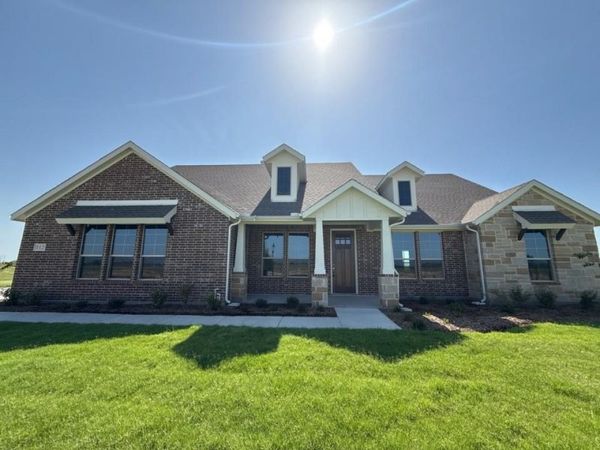 112 Aurora Avenue, Valley View, TX 76272