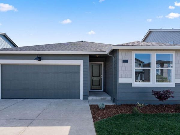 2421 Addysen Park Way, Medford, OR 97501