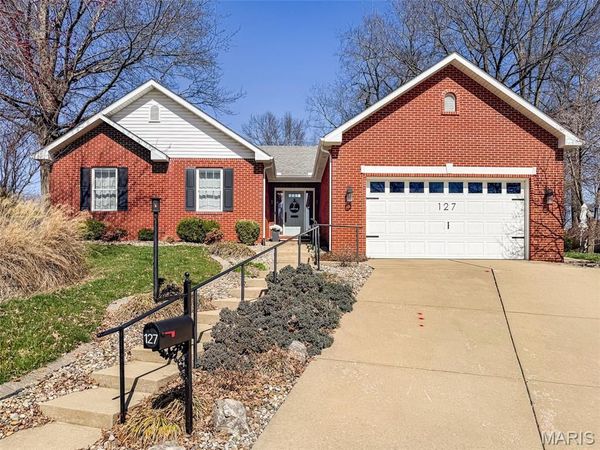 127 Meadowbruck Lane, Shiloh, IL 62221