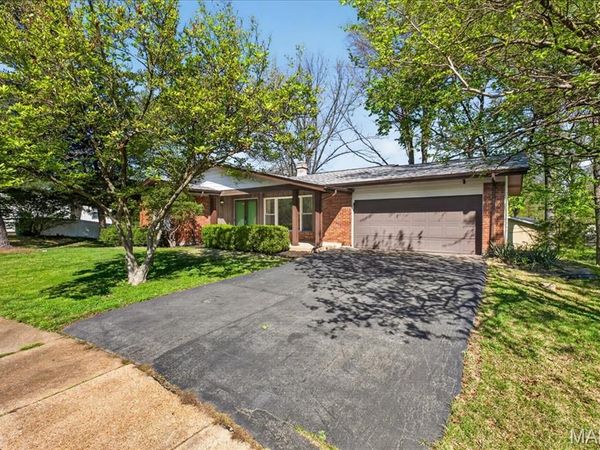 1616 Bronco Lane, St Louis, MO 63146