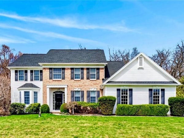 574 Dunnbridge Drive, Webster, NY 14580