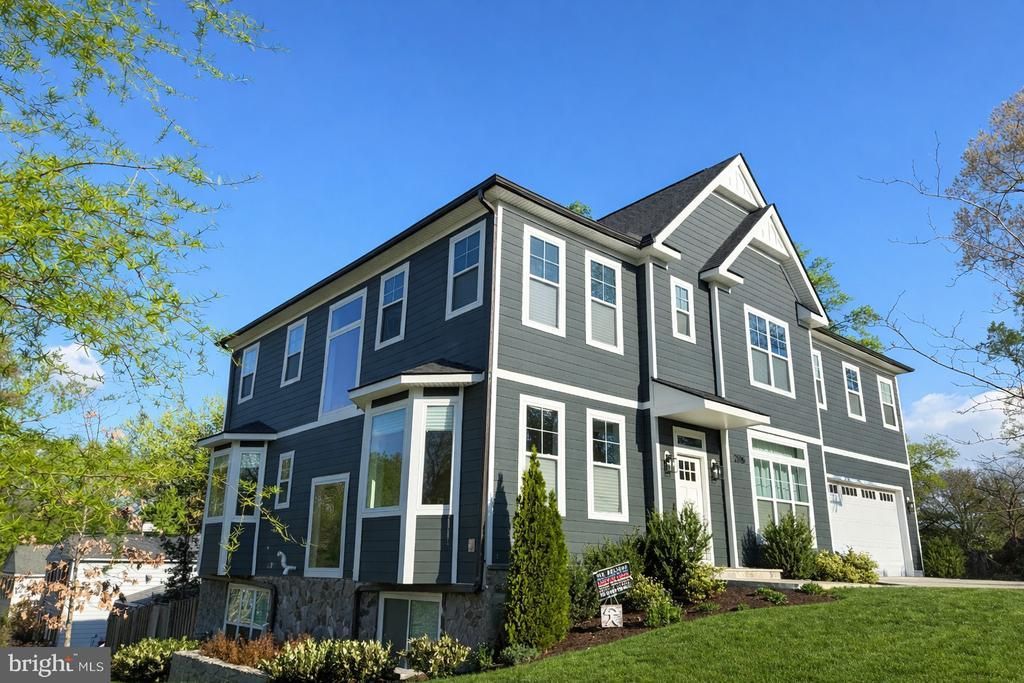 2016 Freedom Lane, Falls Church, VA 22043 Main Photo