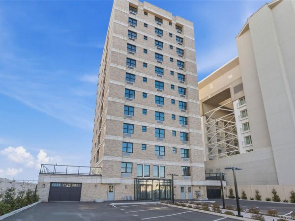 50 W Broadway , Unit 1001, Long Beach, NY 11561