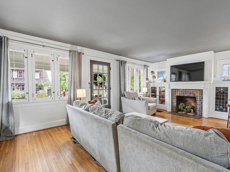 34 E Longview Avenue, Columbus, OH 43202 Photo 13