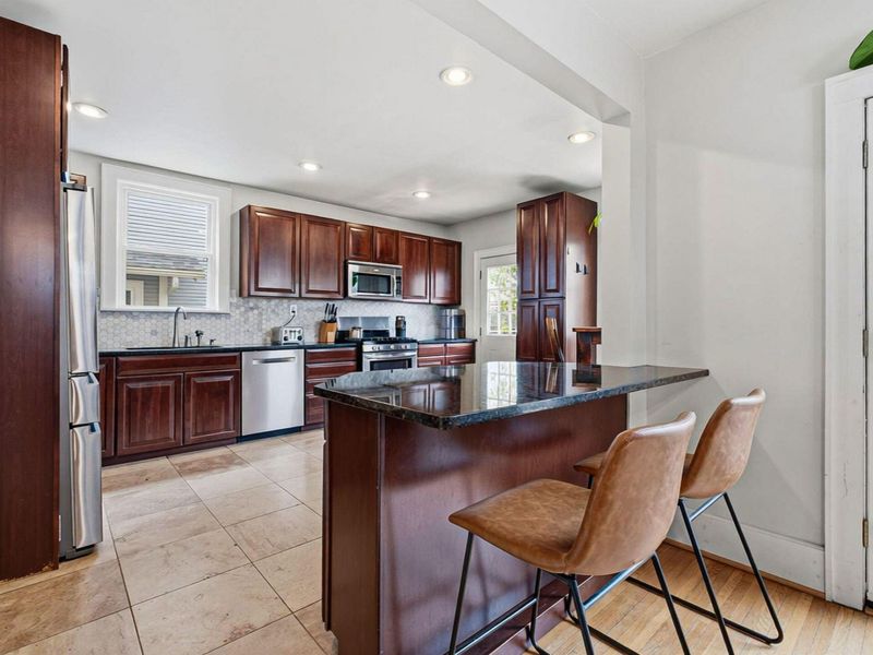 34 E Longview Avenue, Columbus, OH 43202 Photo 19