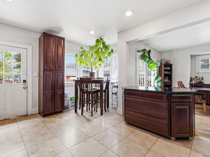 34 E Longview Avenue, Columbus, OH 43202 Photo 22