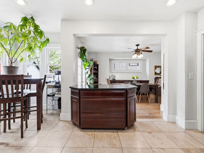 34 E Longview Avenue, Columbus, OH 43202 Photo 23