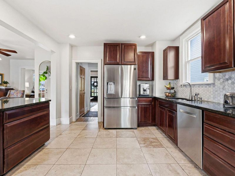 34 E Longview Avenue, Columbus, OH 43202 Photo 25