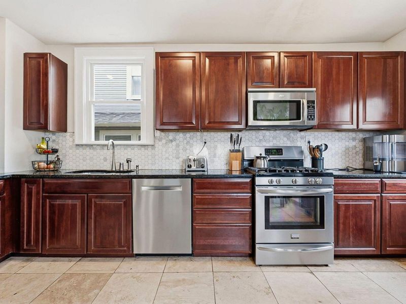 34 E Longview Avenue, Columbus, OH 43202 Photo 26