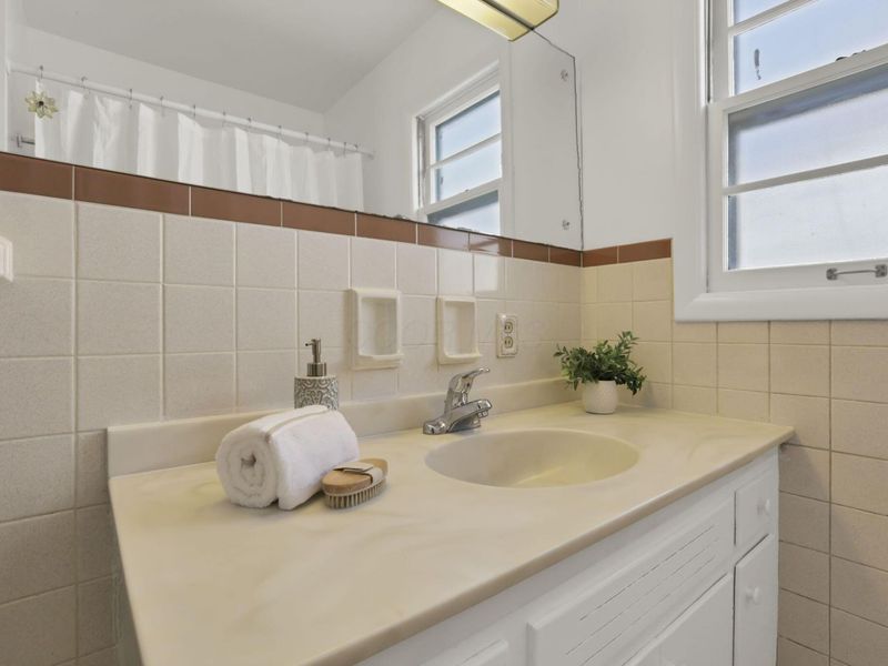 2123 Nayland Road, Columbus, OH 43220 Photo 23