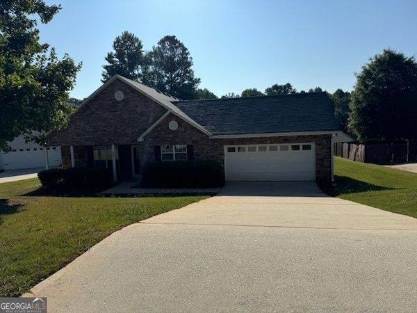 4393 English Loop, Lithonia, GA 30038