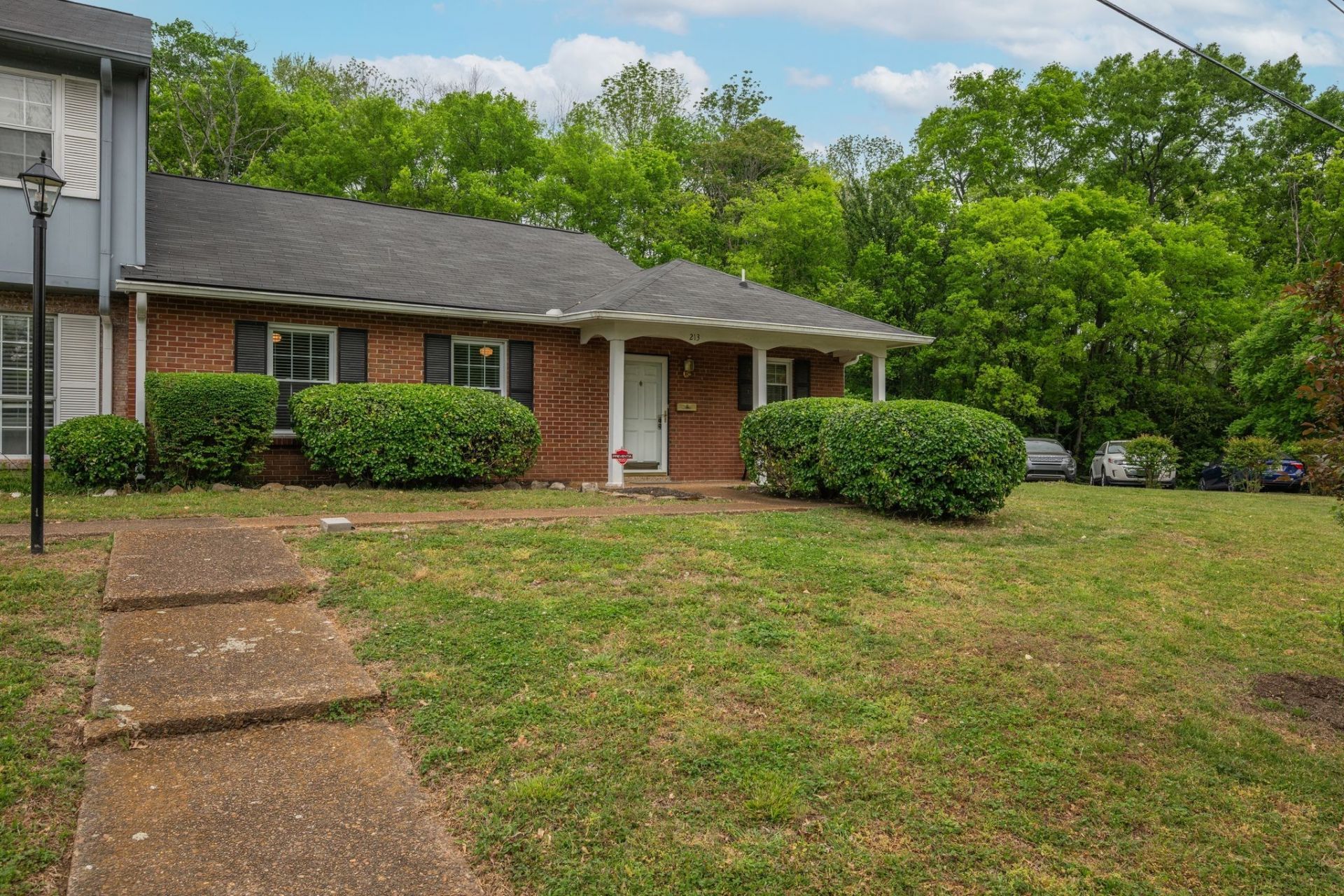 5601 Country Dr Nashville, TN 37211