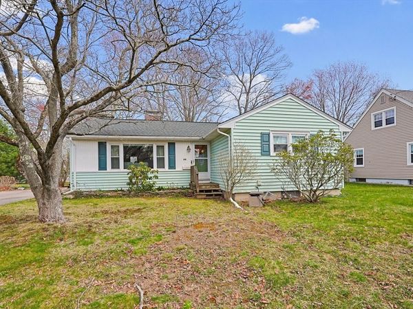 80 Crescent Ave, North Attleboro, MA 02760