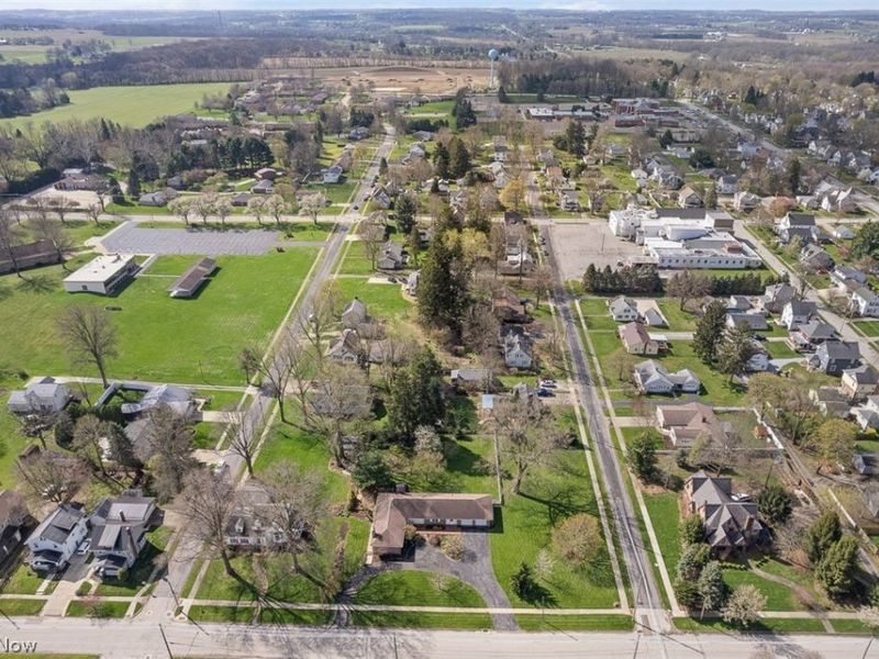 314 E Paradise Street, Orrville, OH 44667 Photo 2