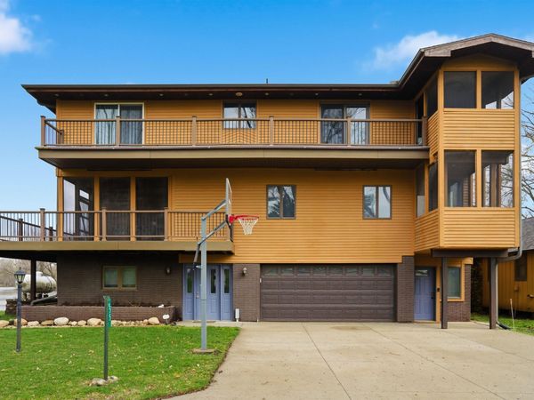 1749-55 Golf Course Boulevard, Independence, IA 50644