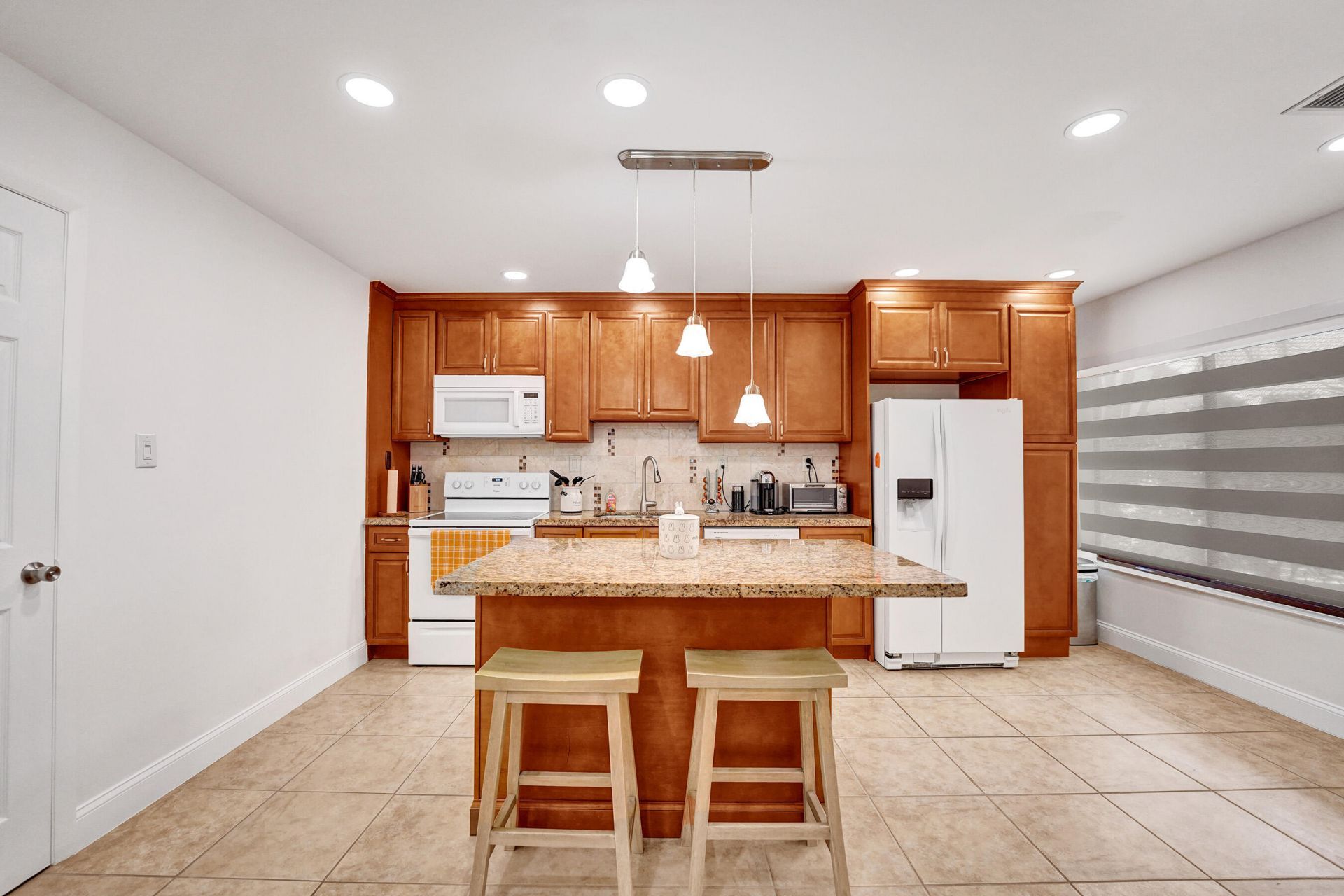 9707 N New River Canal Road, Unit 221, Plantation, FL 33324 Photo