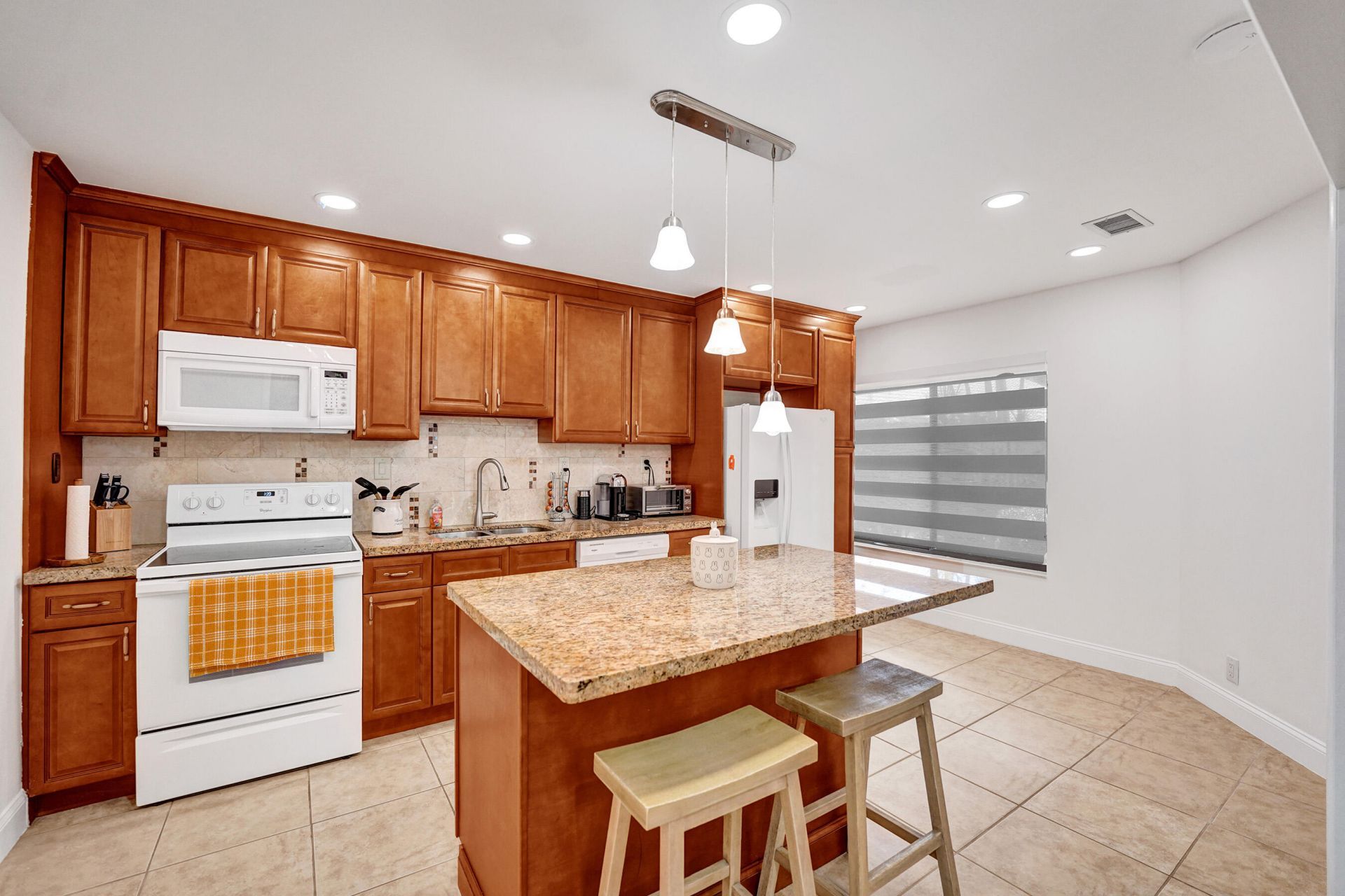 9707 N New River Canal Road, Unit 221, Plantation, FL 33324 Photo