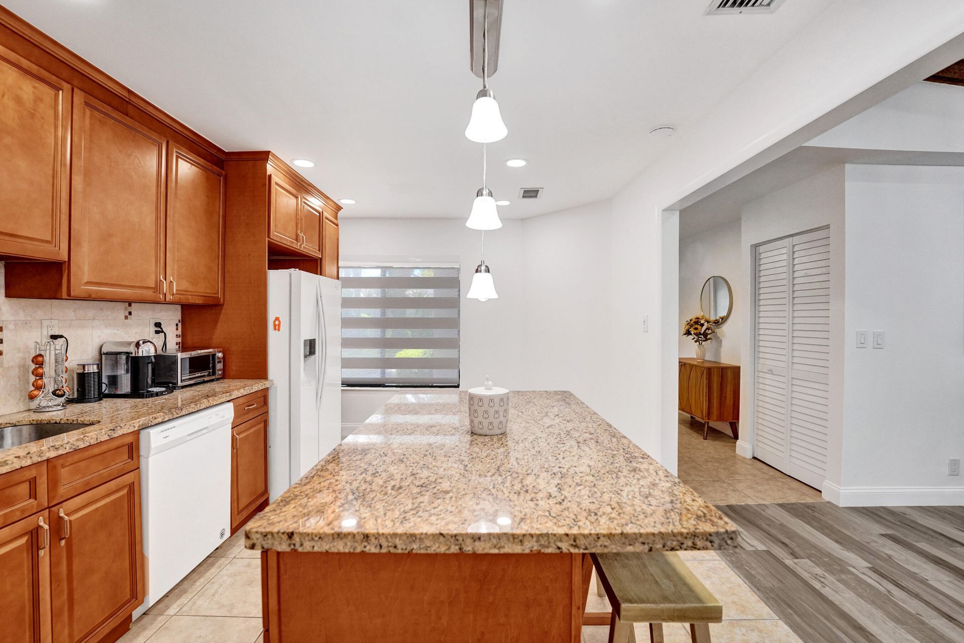 9707 N New River Canal Road, Unit 221, Plantation, FL 33324 Photo