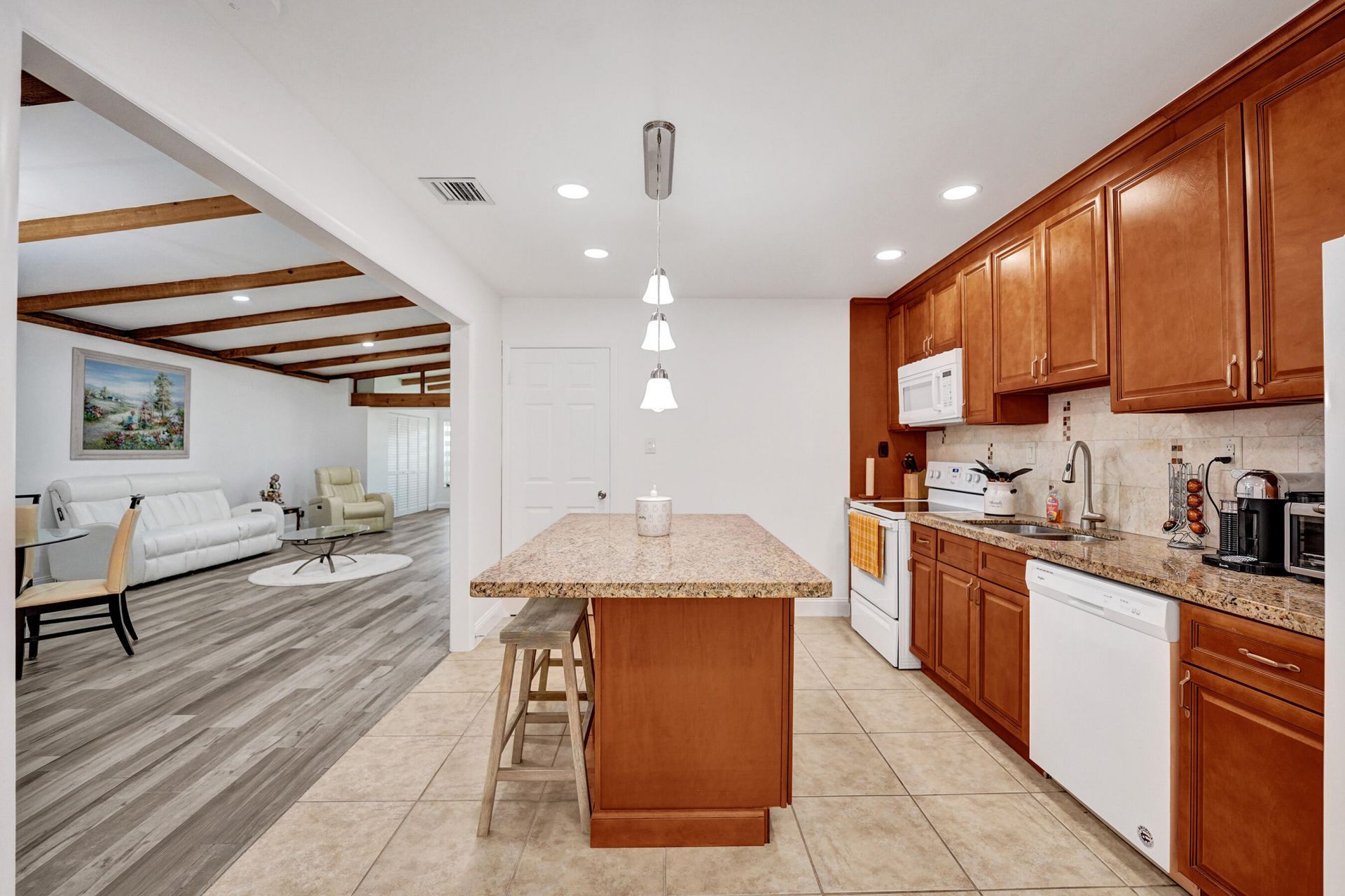 9707 N New River Canal Road, Unit 221, Plantation, FL 33324 Photo