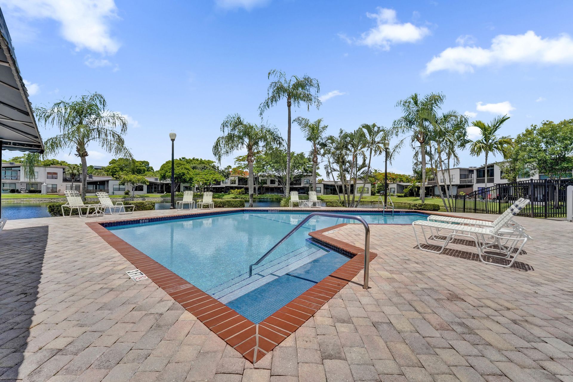 9707 N New River Canal Road, Unit 221, Plantation, FL 33324 Photo