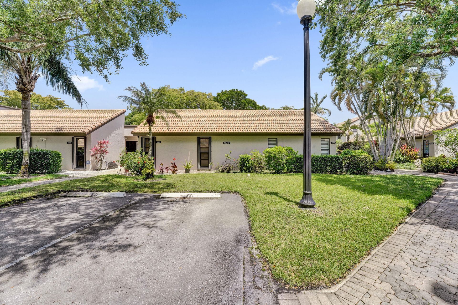 9707 N New River Canal Road, Unit 221, Plantation, FL 33324 Photo