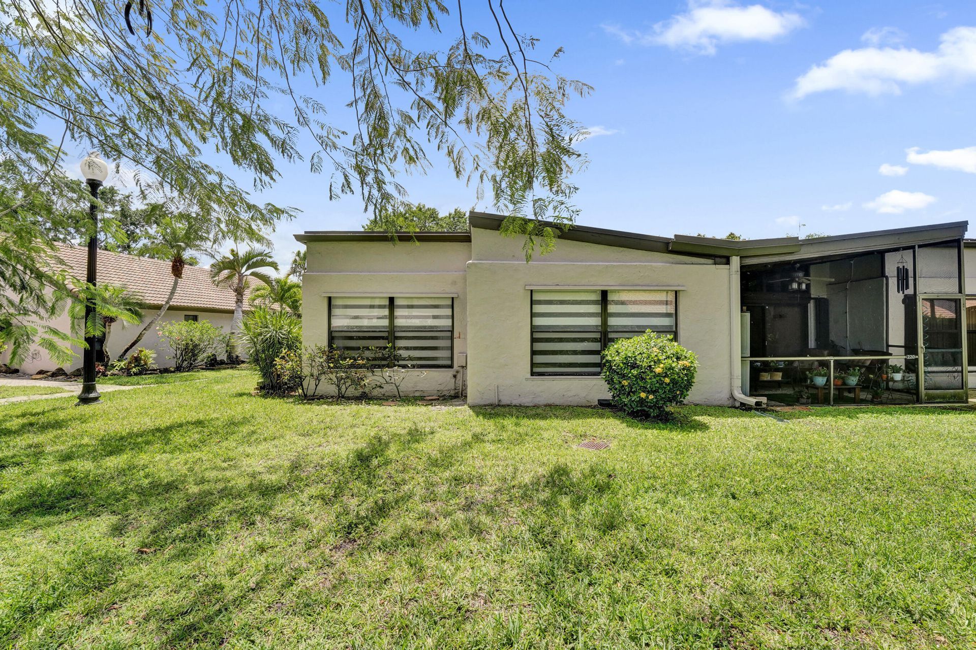 9707 N New River Canal Road, Unit 221, Plantation, FL 33324 Photo