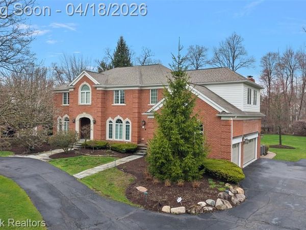945 Wellsley Court, Bloomfield Twp, MI 48304