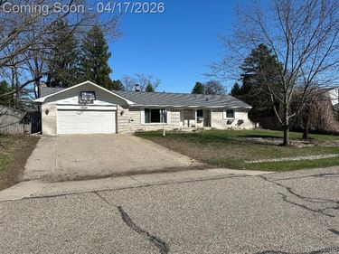 5134 Saint Richard Drive, Shelby Twp, MI 48316