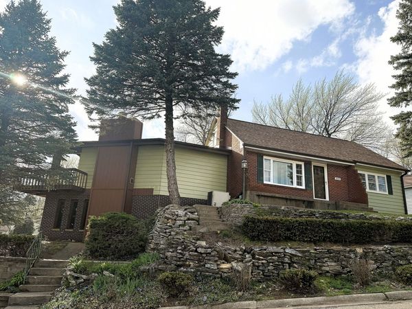 609 Moss Place , Dixon, IL 61021