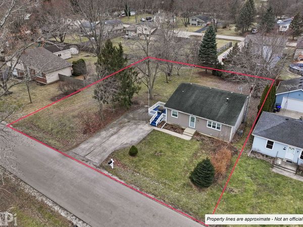 38132 N Manor Avenue , Beach Park, IL 60087