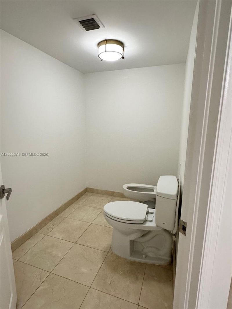 8925 Collins Ave, Unit 2J, Surfside, FL 33154 Photo