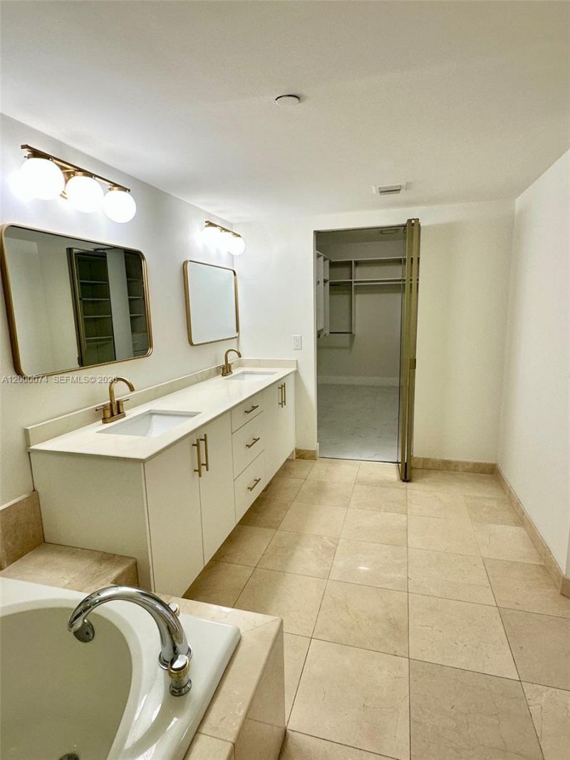 8925 Collins Ave, Unit 2J, Surfside, FL 33154 Photo