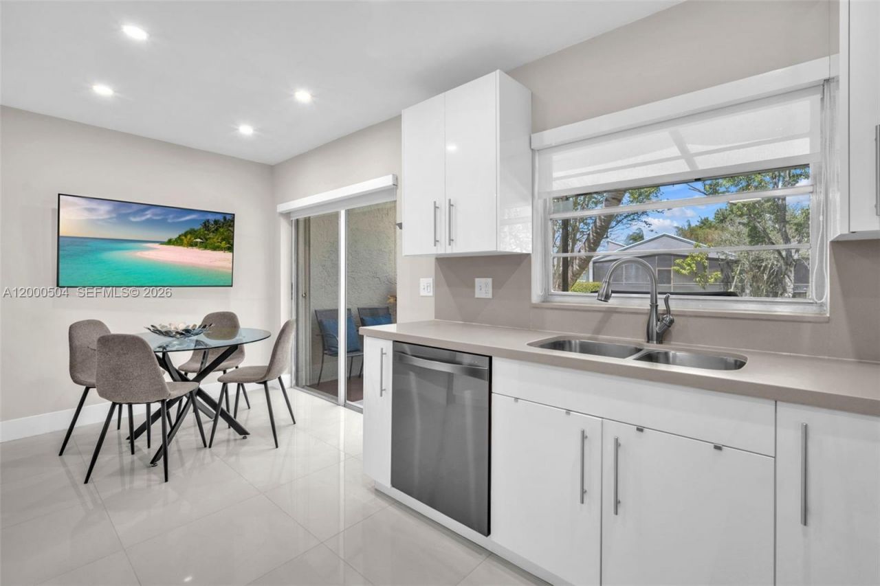 15743 Woodgate Pl , Unit E, Sunrise, FL 33326 Photo