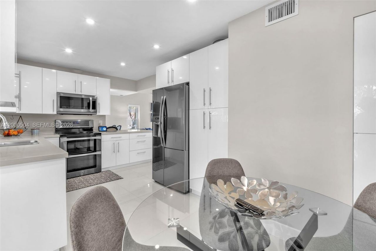 15743 Woodgate Pl , Unit E, Sunrise, FL 33326 Photo