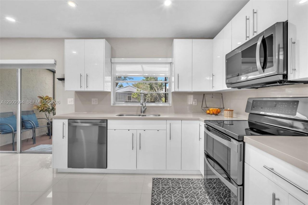 15743 Woodgate Pl , Unit E, Sunrise, FL 33326 Photo