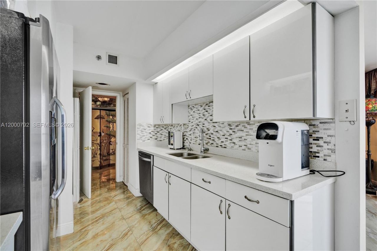 16485 Collins Ave, Unit 832, Sunny Isles Beach, FL 33160 Photo