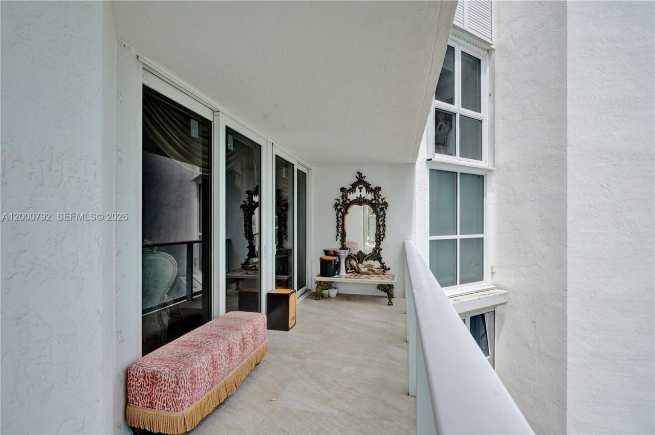 16485 Collins Ave , Unit 832, Sunny Isles Beach, FL 33160 Photo