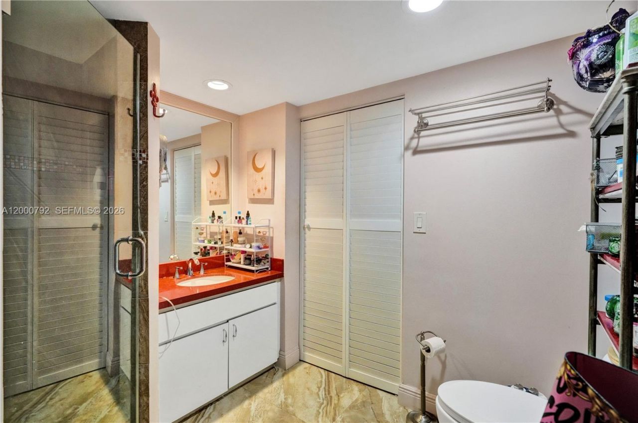 16485 Collins Ave , Unit 832, Sunny Isles Beach, FL 33160 Photo