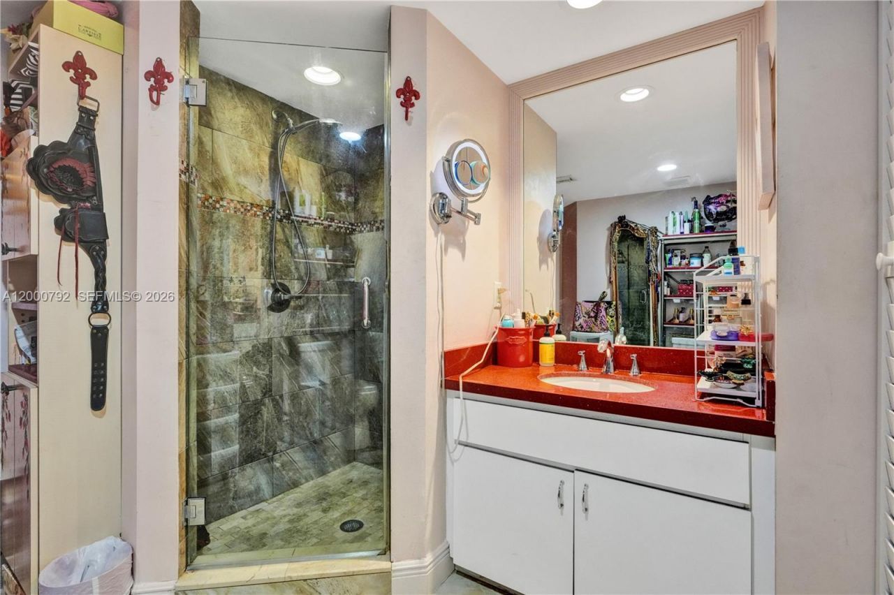 16485 Collins Ave, Unit 832, Sunny Isles Beach, FL 33160 Photo