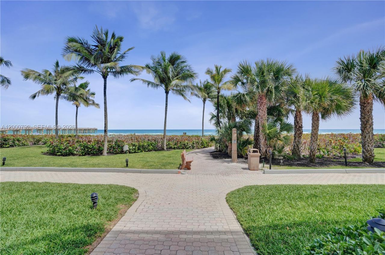 16485 Collins Ave , Unit 832, Sunny Isles Beach, FL 33160 Photo